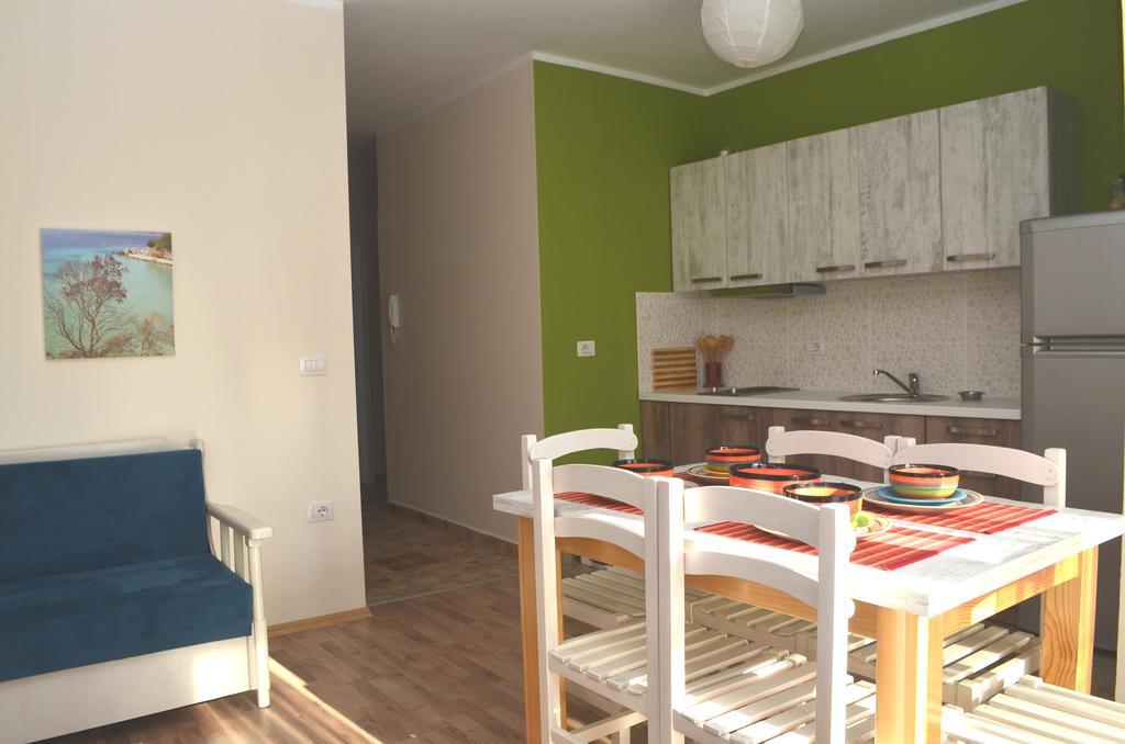 Rezidenca Kalter Durres Appartement Golem  Buitenkant foto